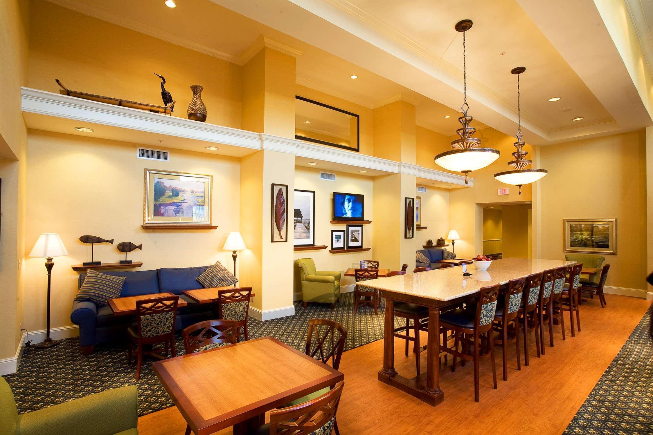 Vista Lobby Hampton Inn & Suites Lake Wales