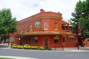 Alojamiento - The Commercial Hotel