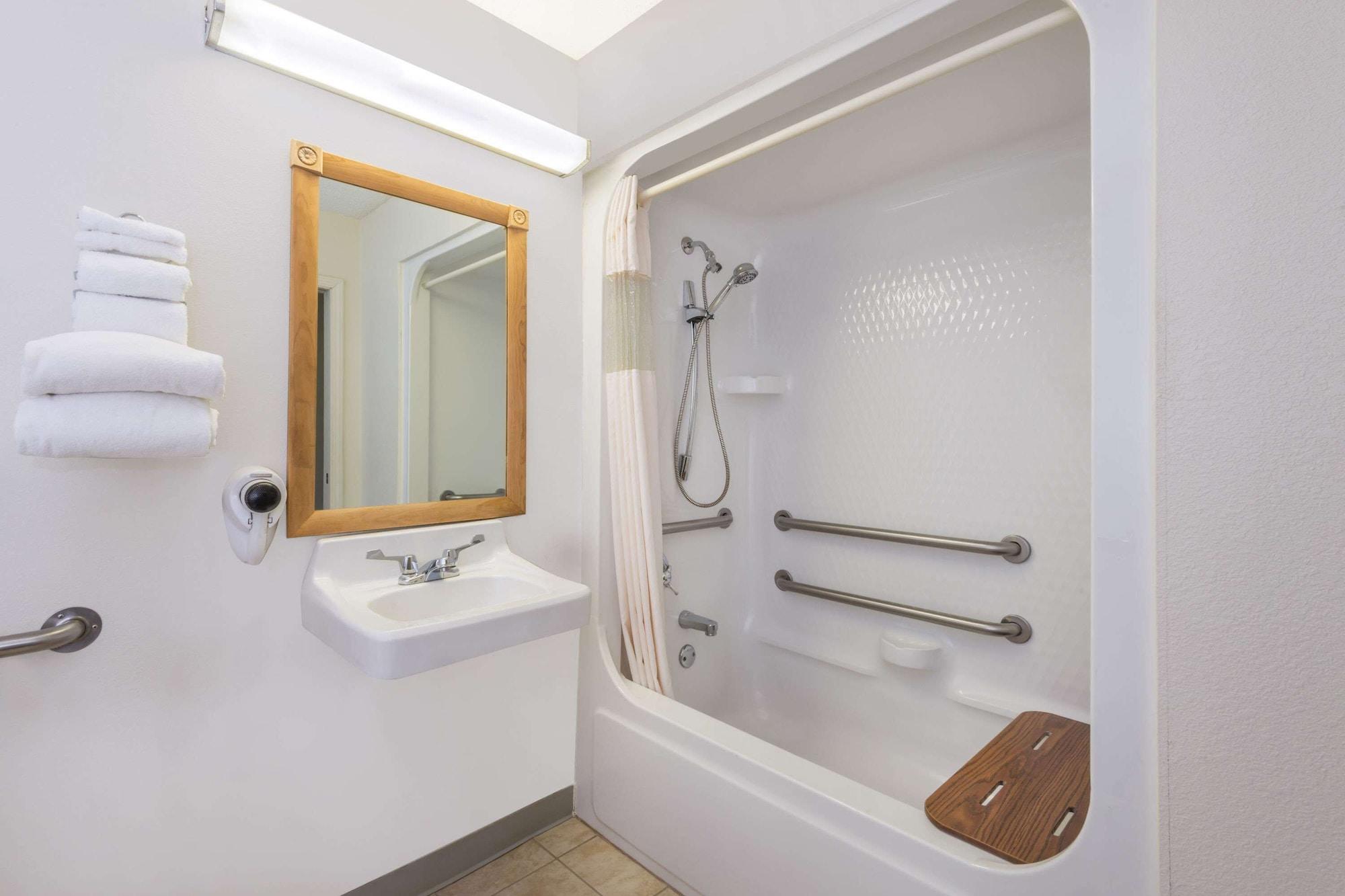 Equipamiento de Habitación Baymont by Wyndham Enid