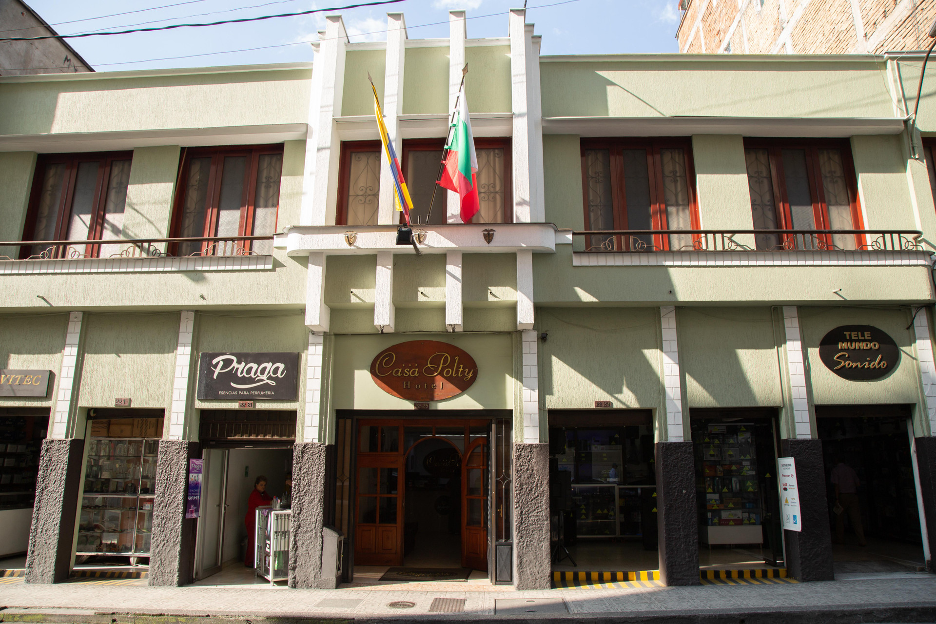 Vista Exterior Ayenda 1133 Casa Polty