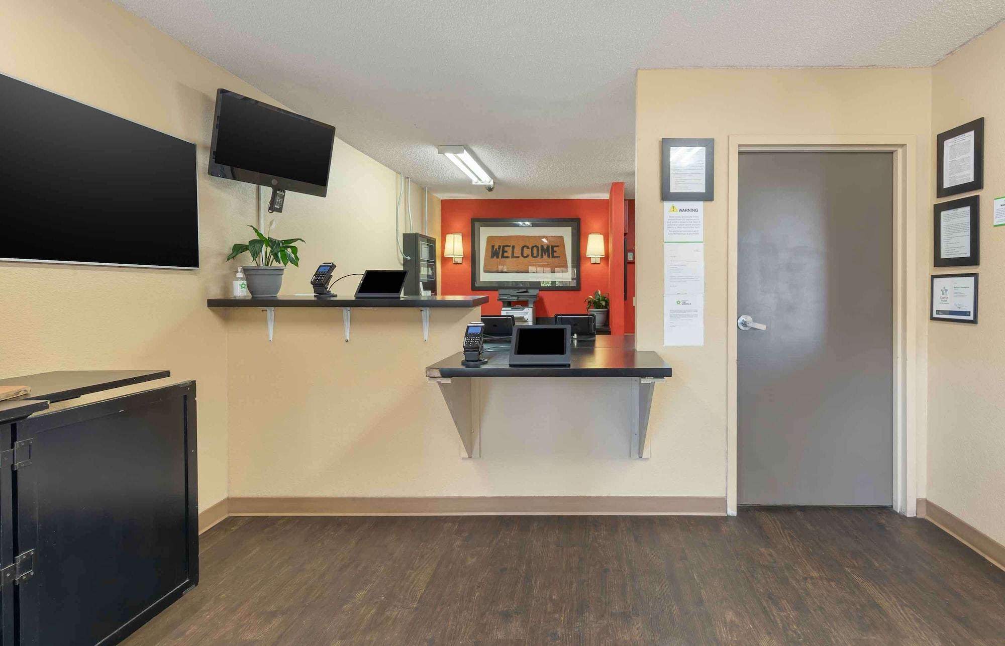 Vista Lobby Extended Stay America Suites Bakersfield California Avenue