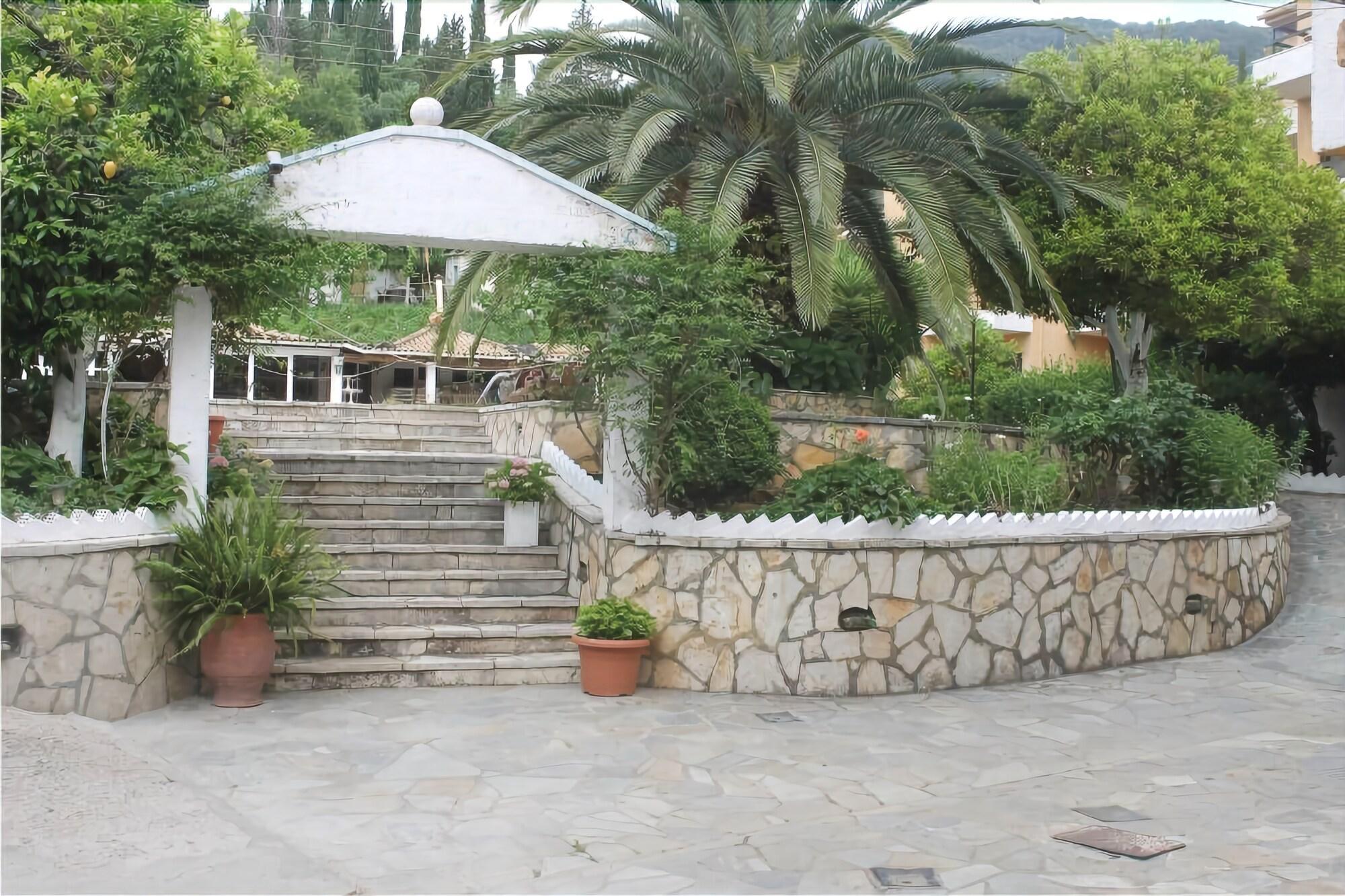 Vista Exterior Le Mirage Hotel