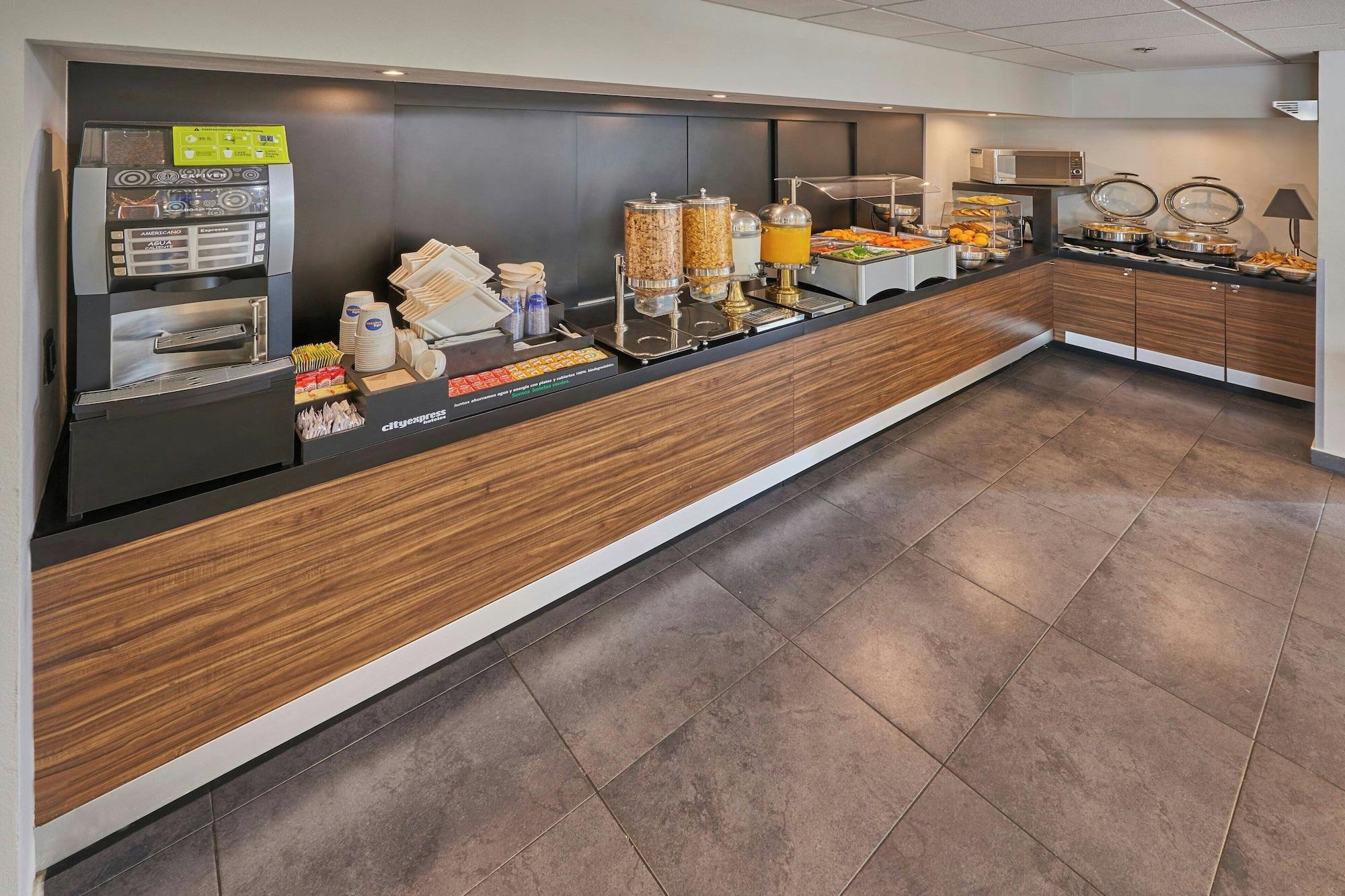 Restaurant City Express by Marriott Monterrey Norte
