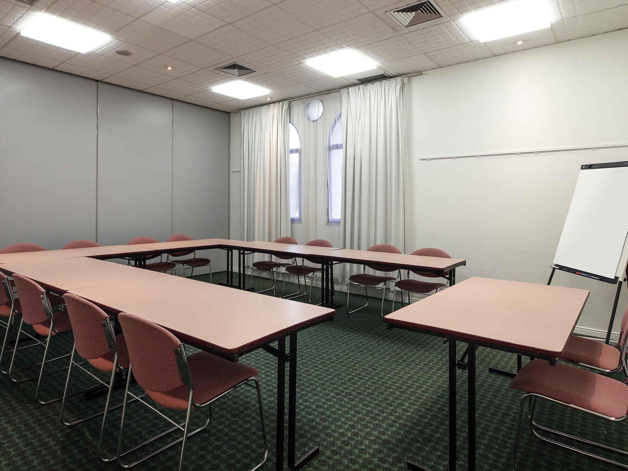 Sala de Reuniones ibis Faro Algarve