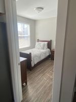 Alquiler Vacacional - NEW! Charming Cottage on Elmhurst Drive Ne. Close to Mt. Mercy and Coe College.