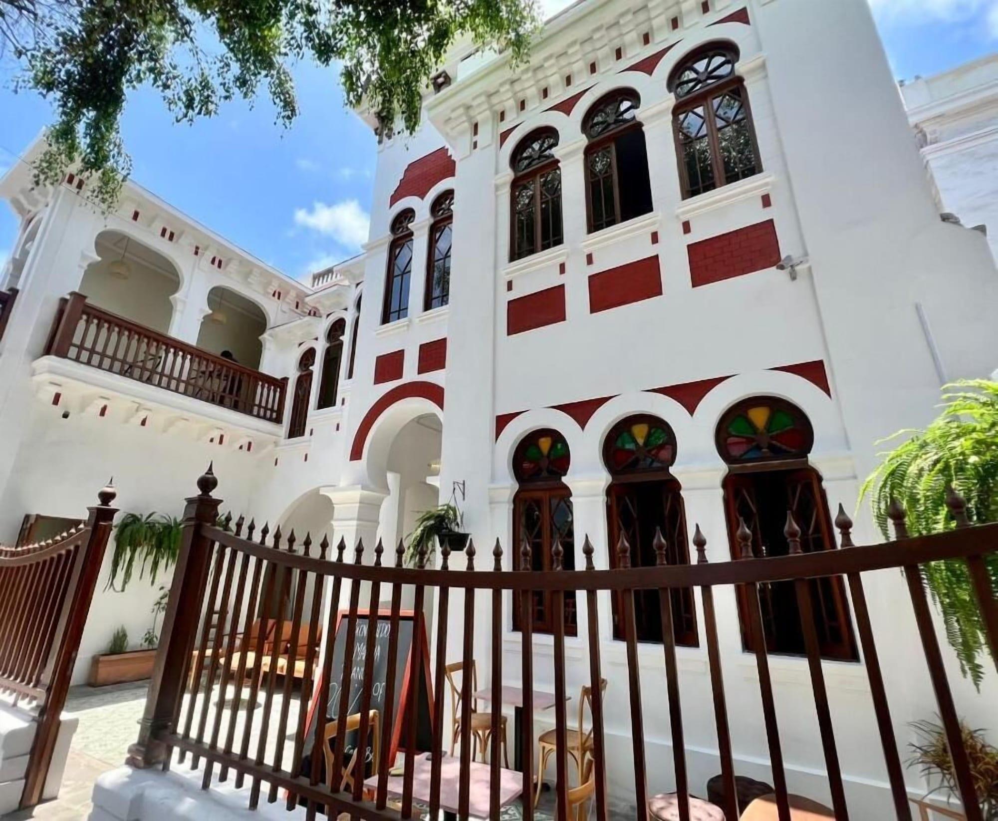Variados (as) Andara Hotel
