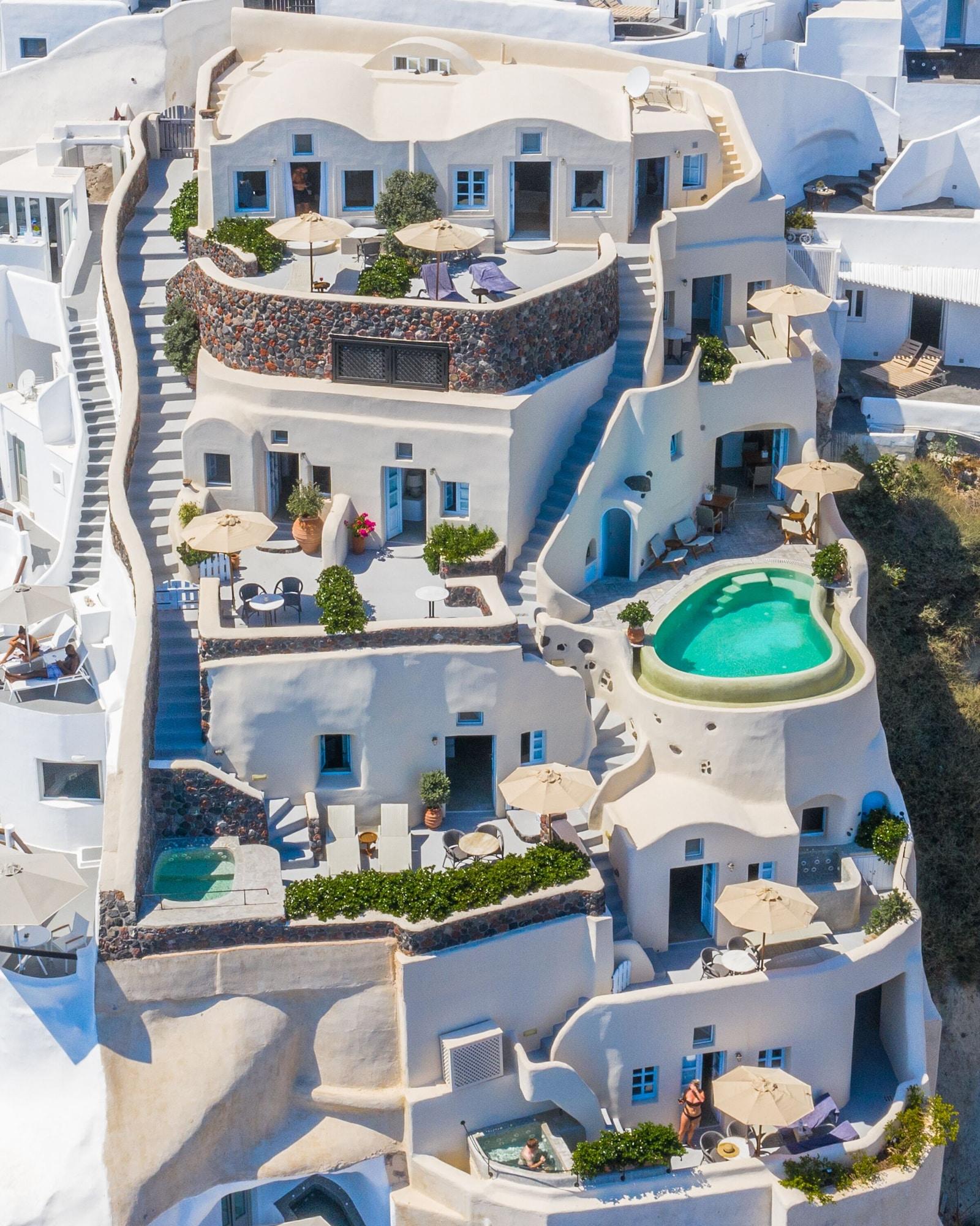 Varios Pezoules of Oia