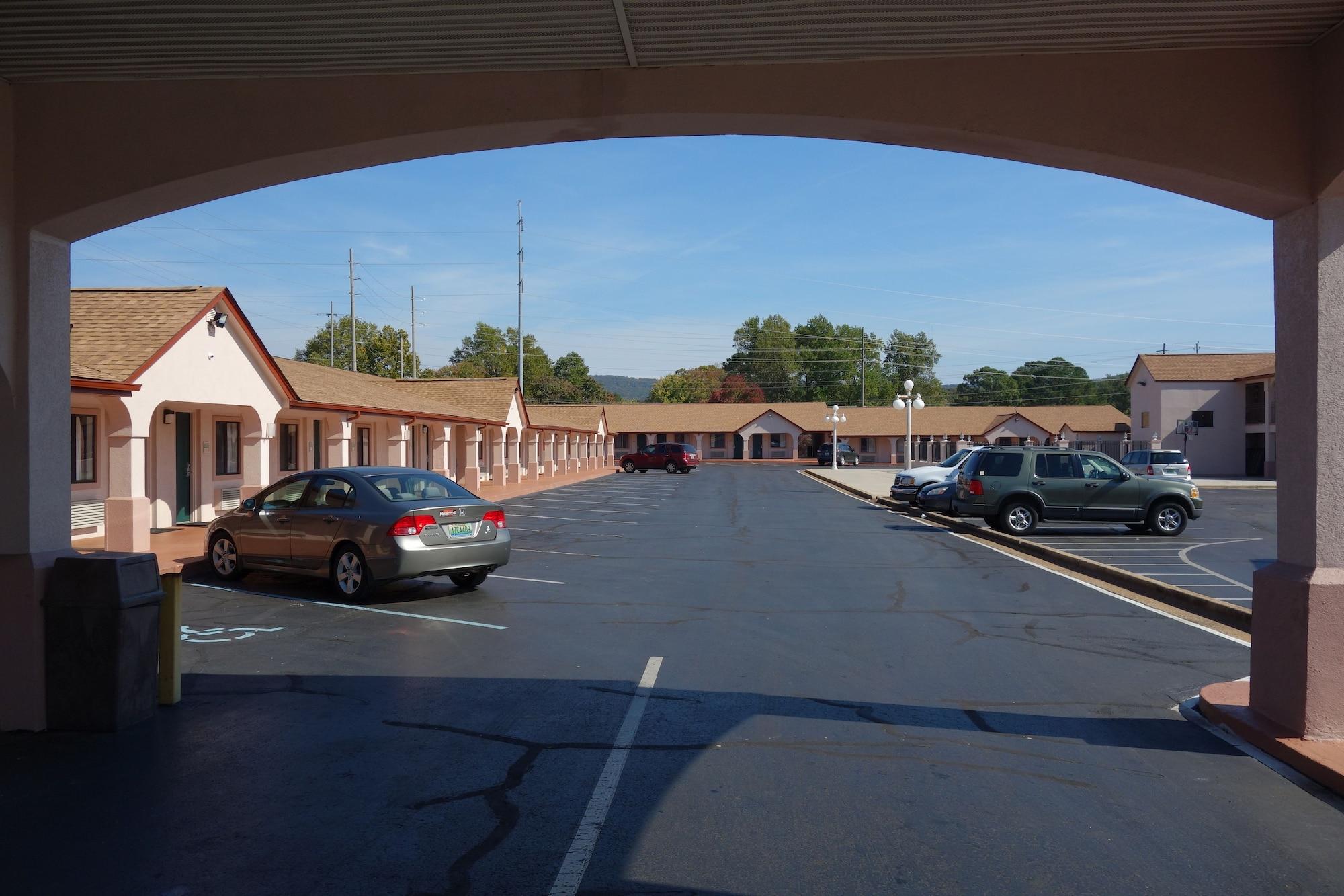 Vista Exterior VIP Inn and Suites