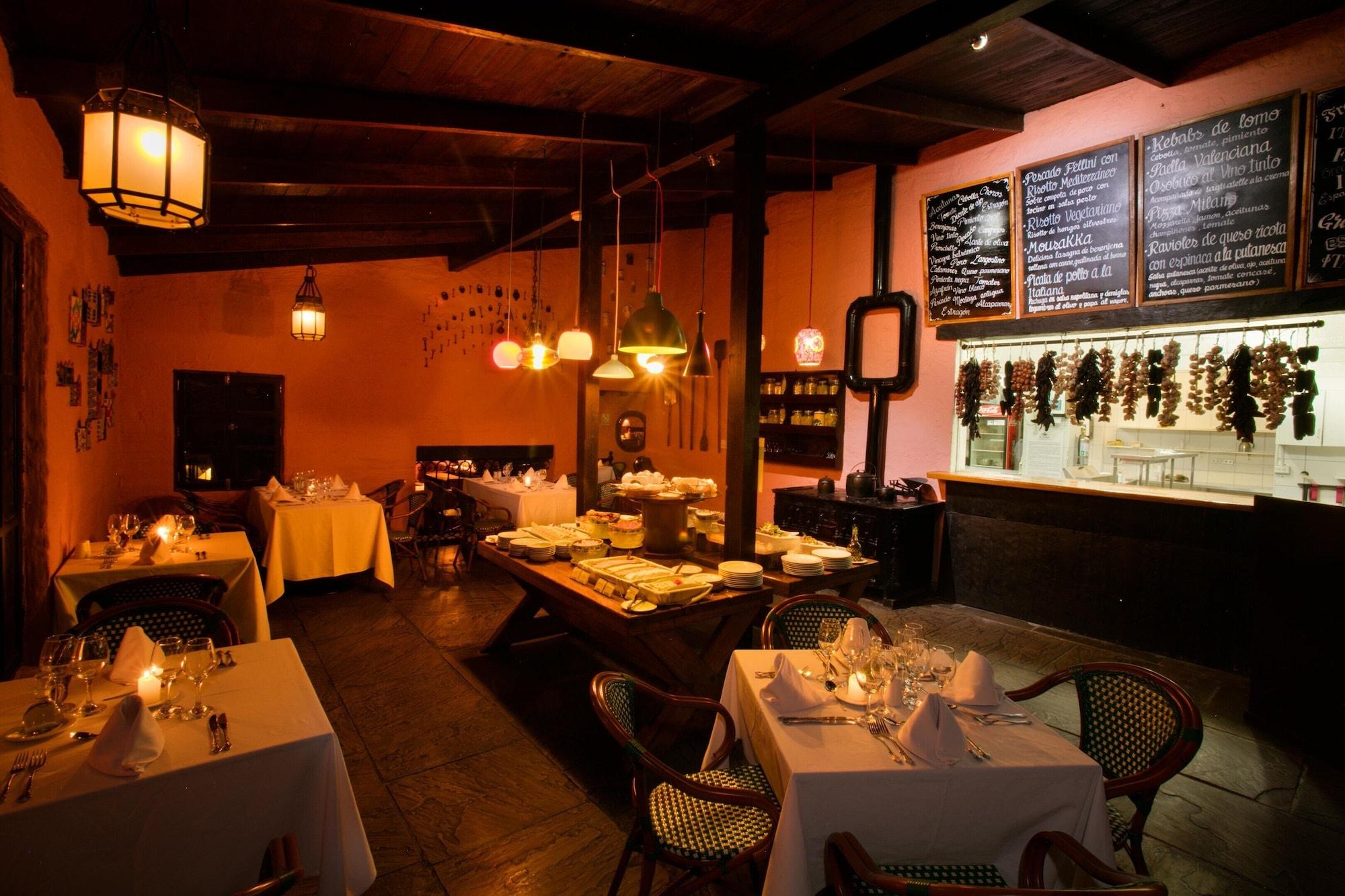 Restaurant Decameron El Pueblo - All Inclusive