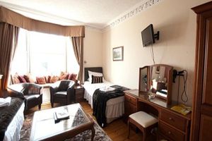 Alojamiento - Castleview Guest House