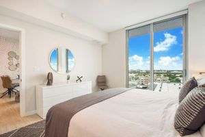 Alquiler Vacacional - Luxury Condo with Den at Design District