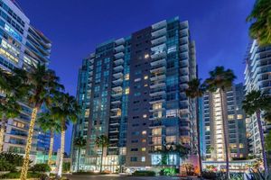 Alquiler Vacacional - High End Two Bedroom and Two Bath Condo by the Beach in Los Angeles.