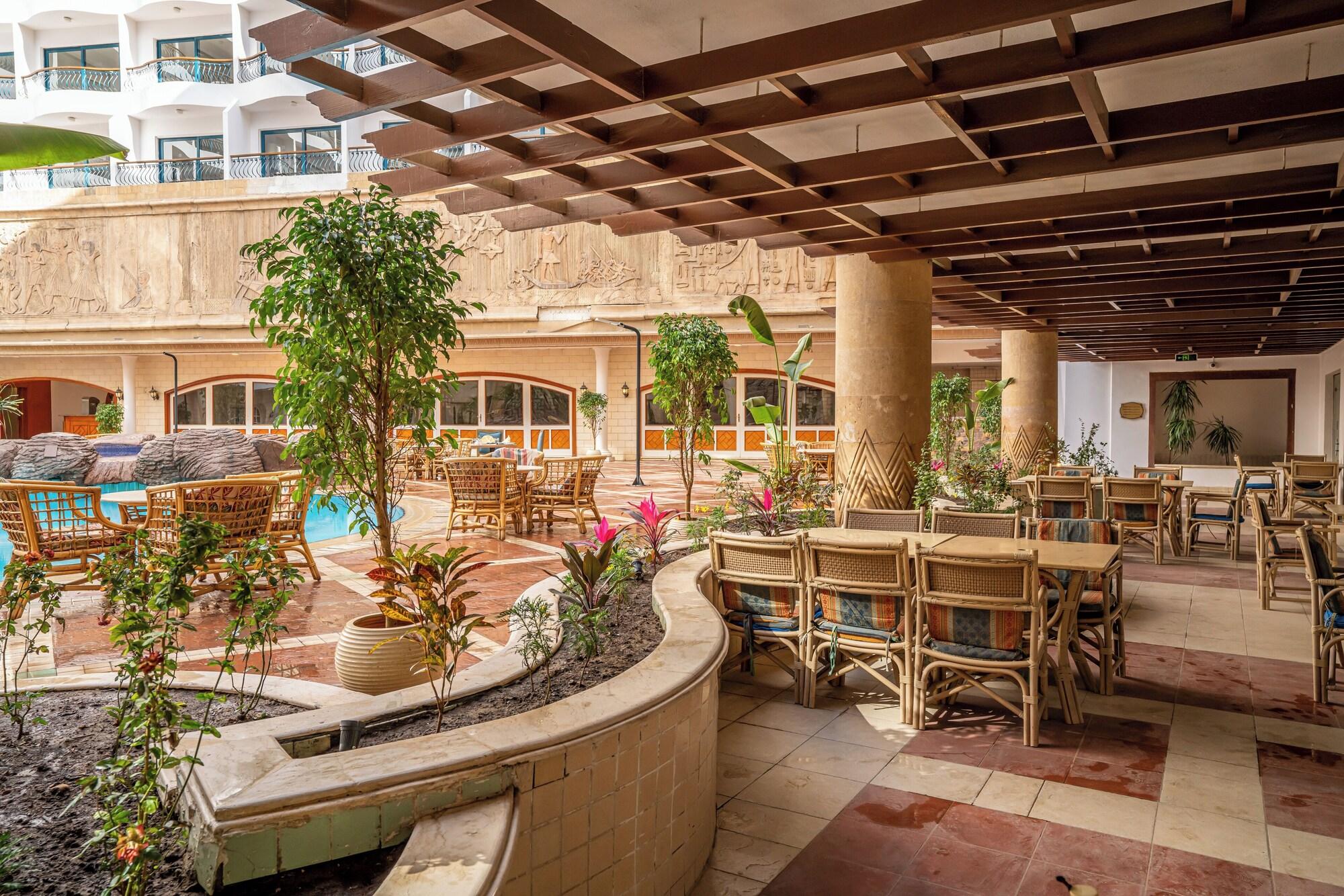 Restaurant Azal Pyramids Hotel