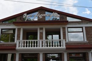 Alojamiento - Hotel In The Middle of City