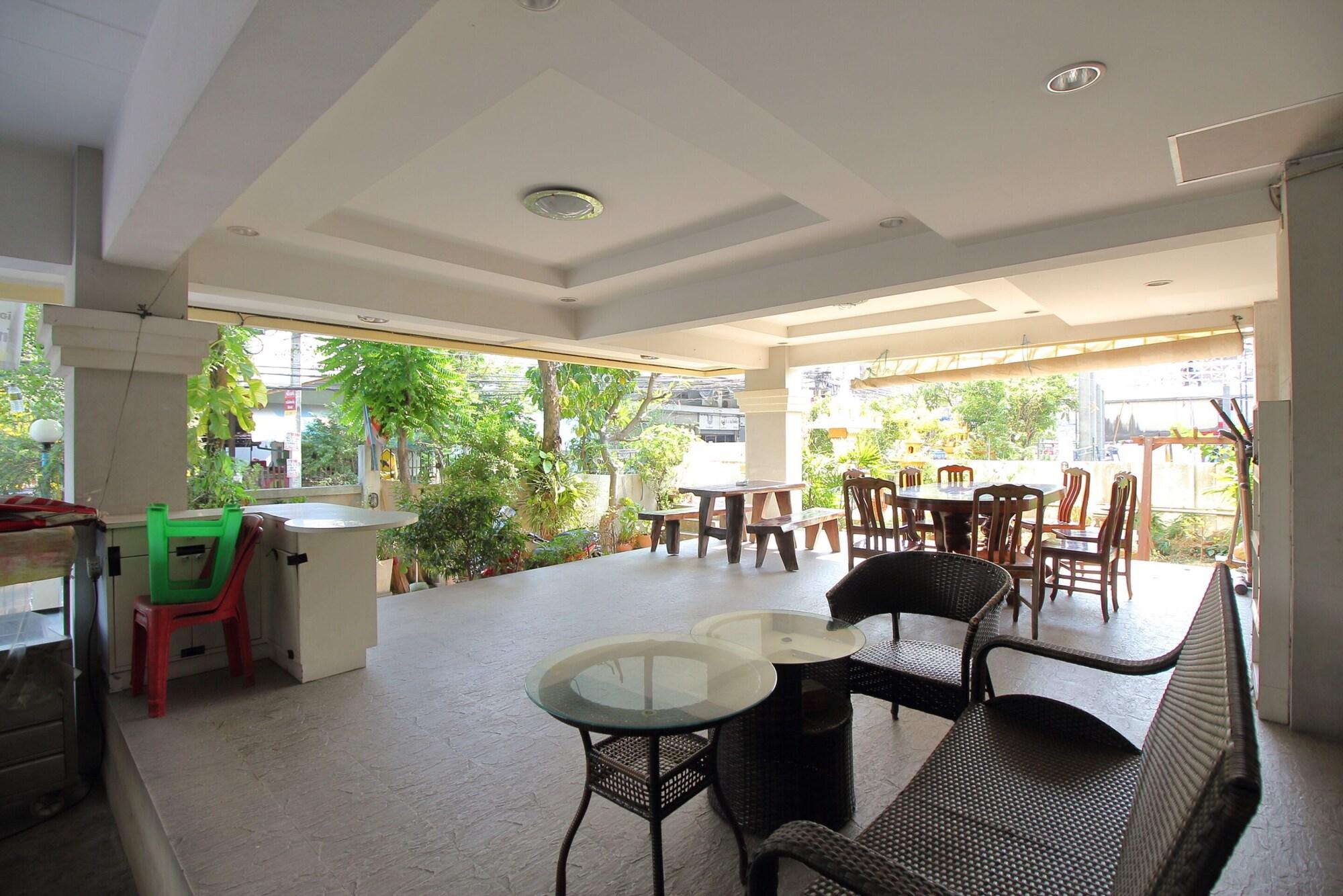 Restaurant Super OYO 498 Ladawan Villa