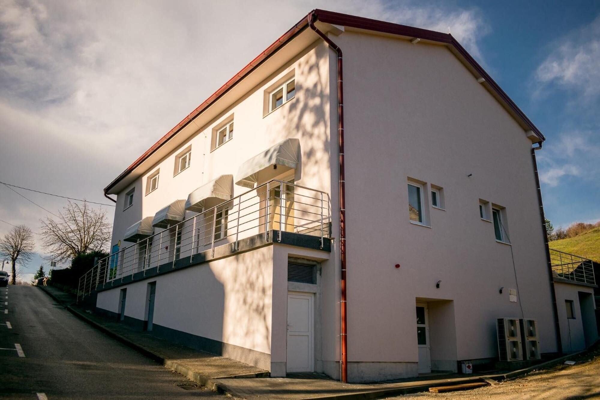 Vista Exterior Wine Hill - Hostel