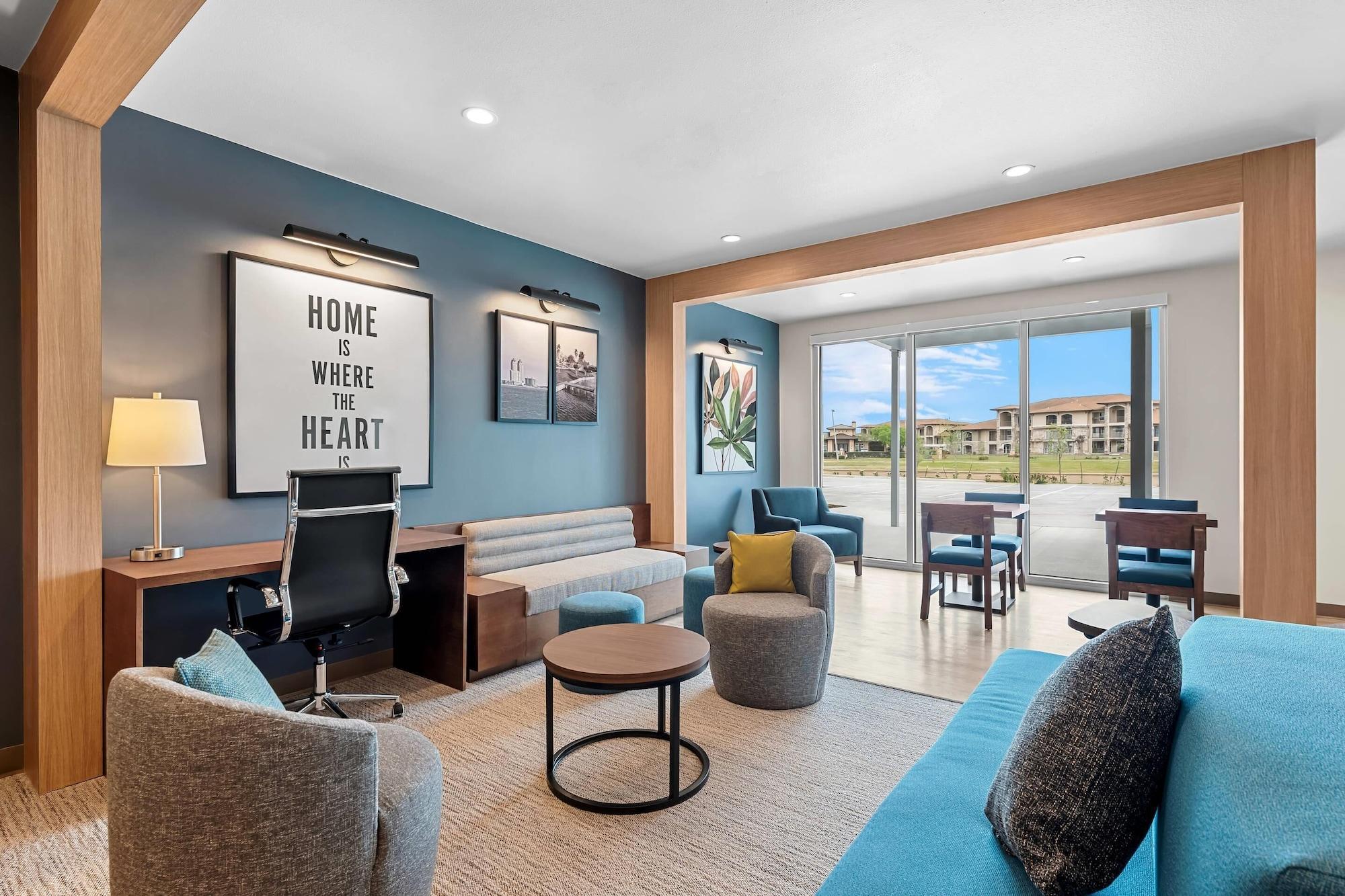 Vista Lobby Everhome Suites Brownsville