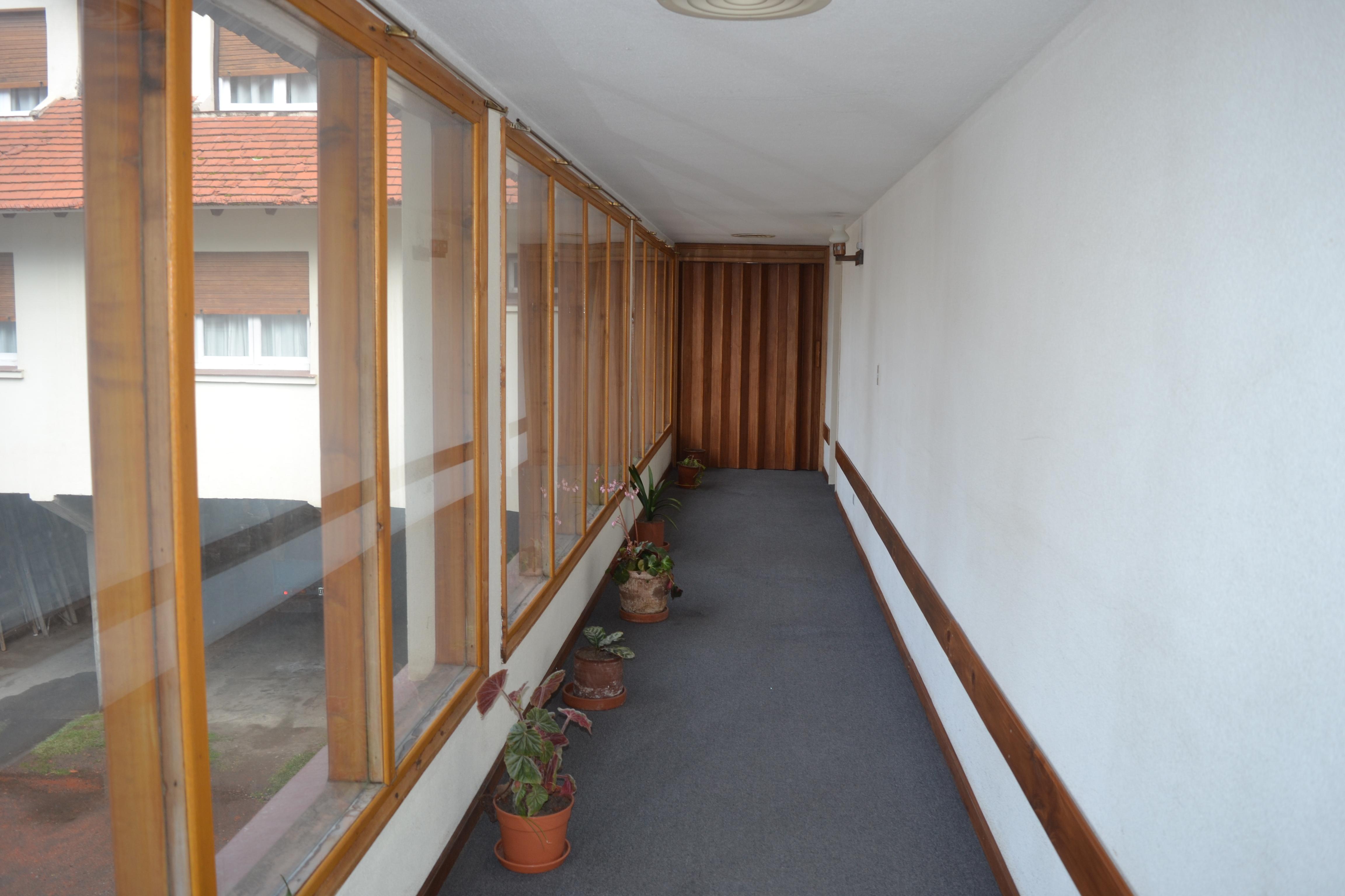 Varios Hotel Crismalu