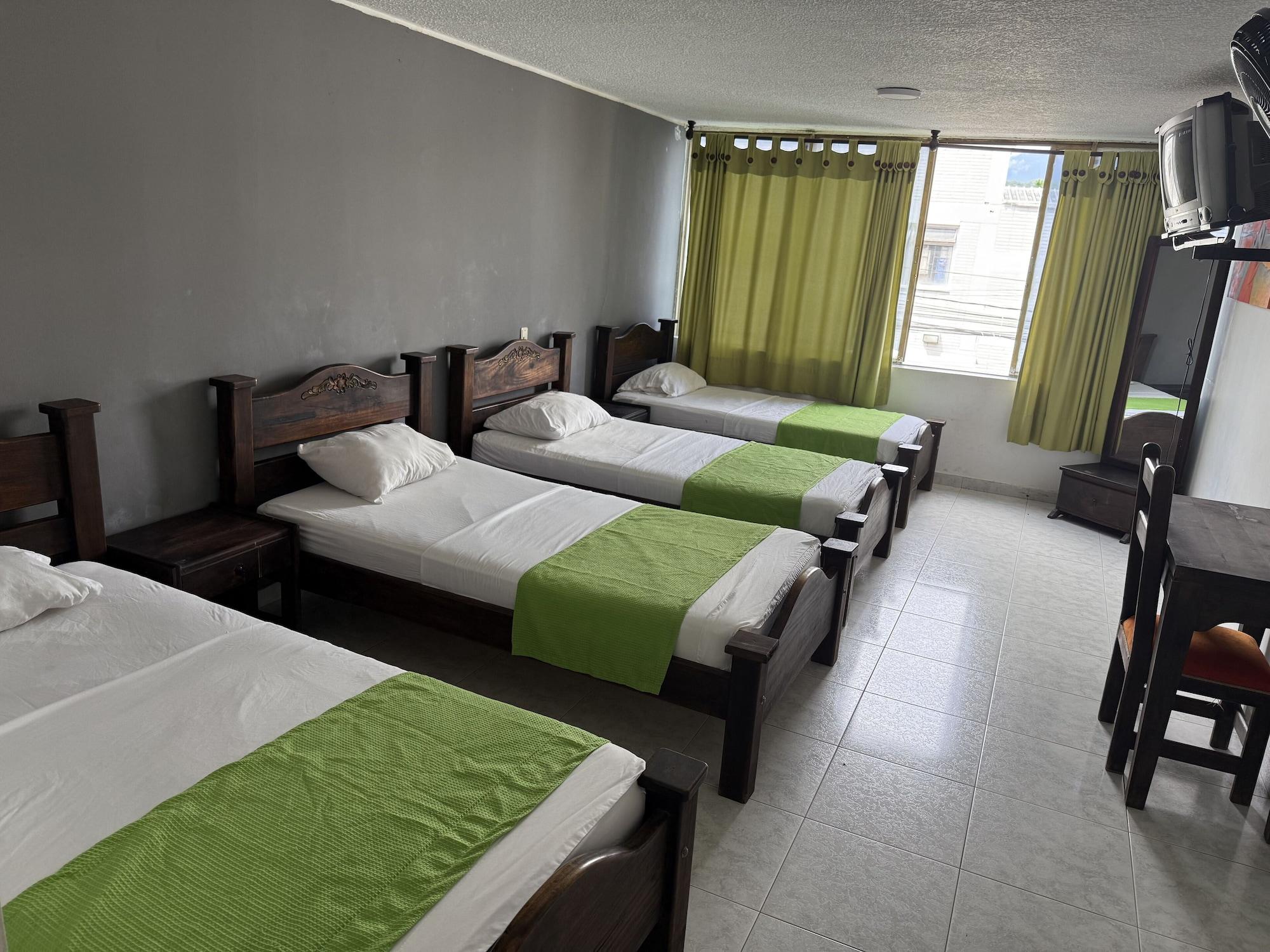 Varios Hotel Inambu