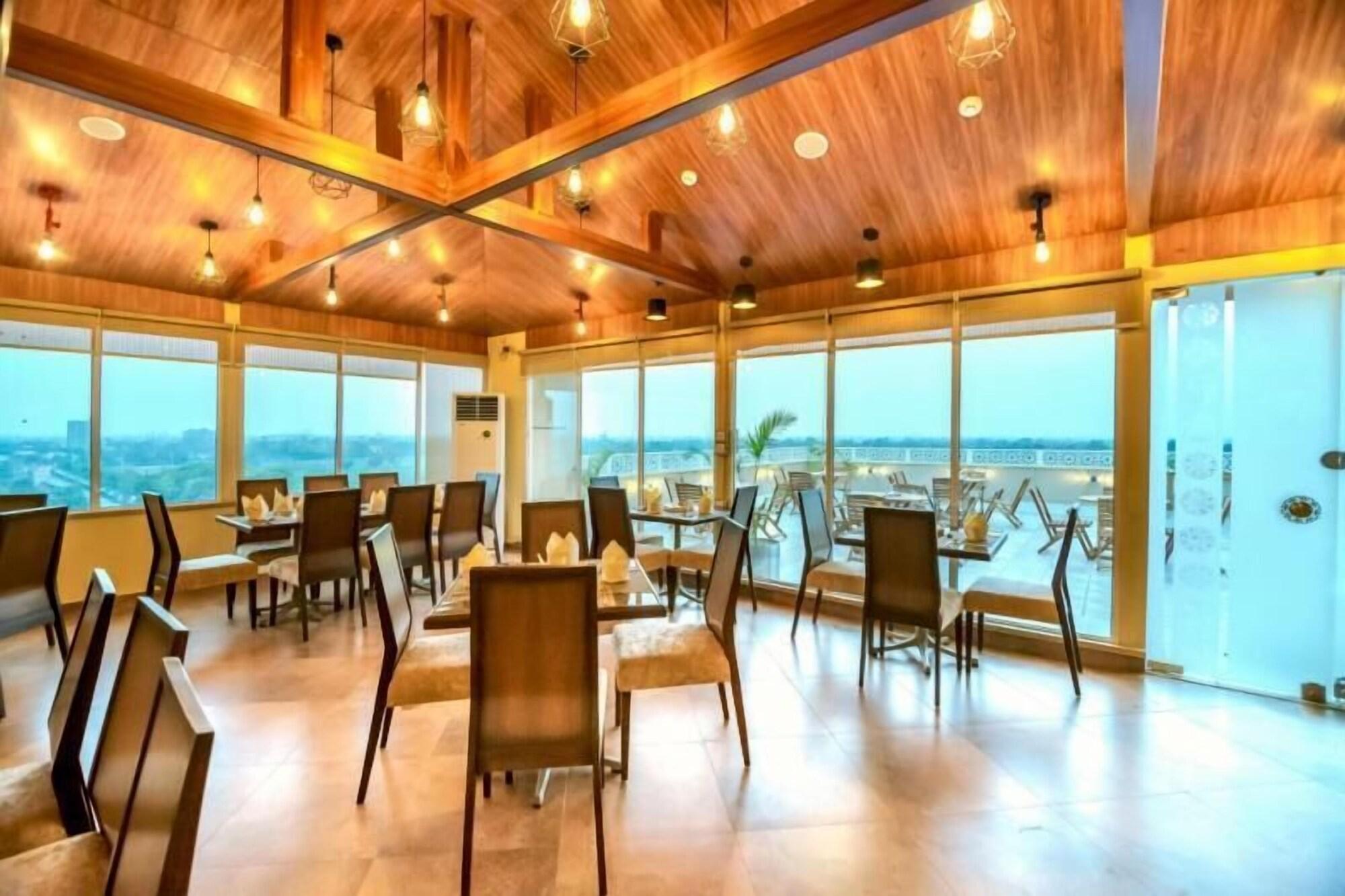 Restaurant Hotel One Garden Town Lahore