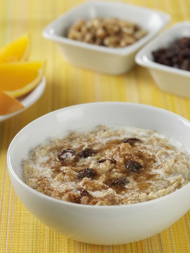 Restaurant AVIA Residences on Research - Extended Stay