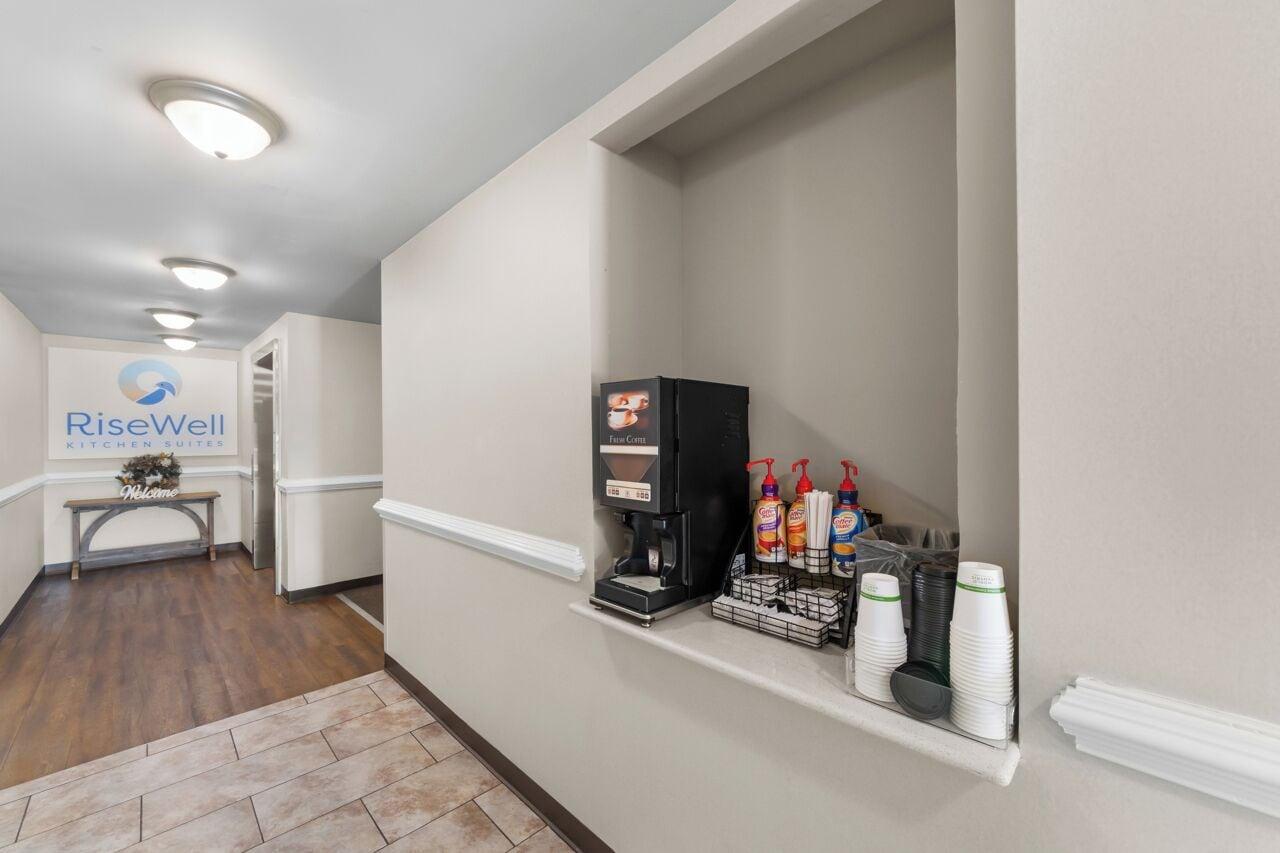 Bar/Salón Risewell Kitchen Suites Pleasanton