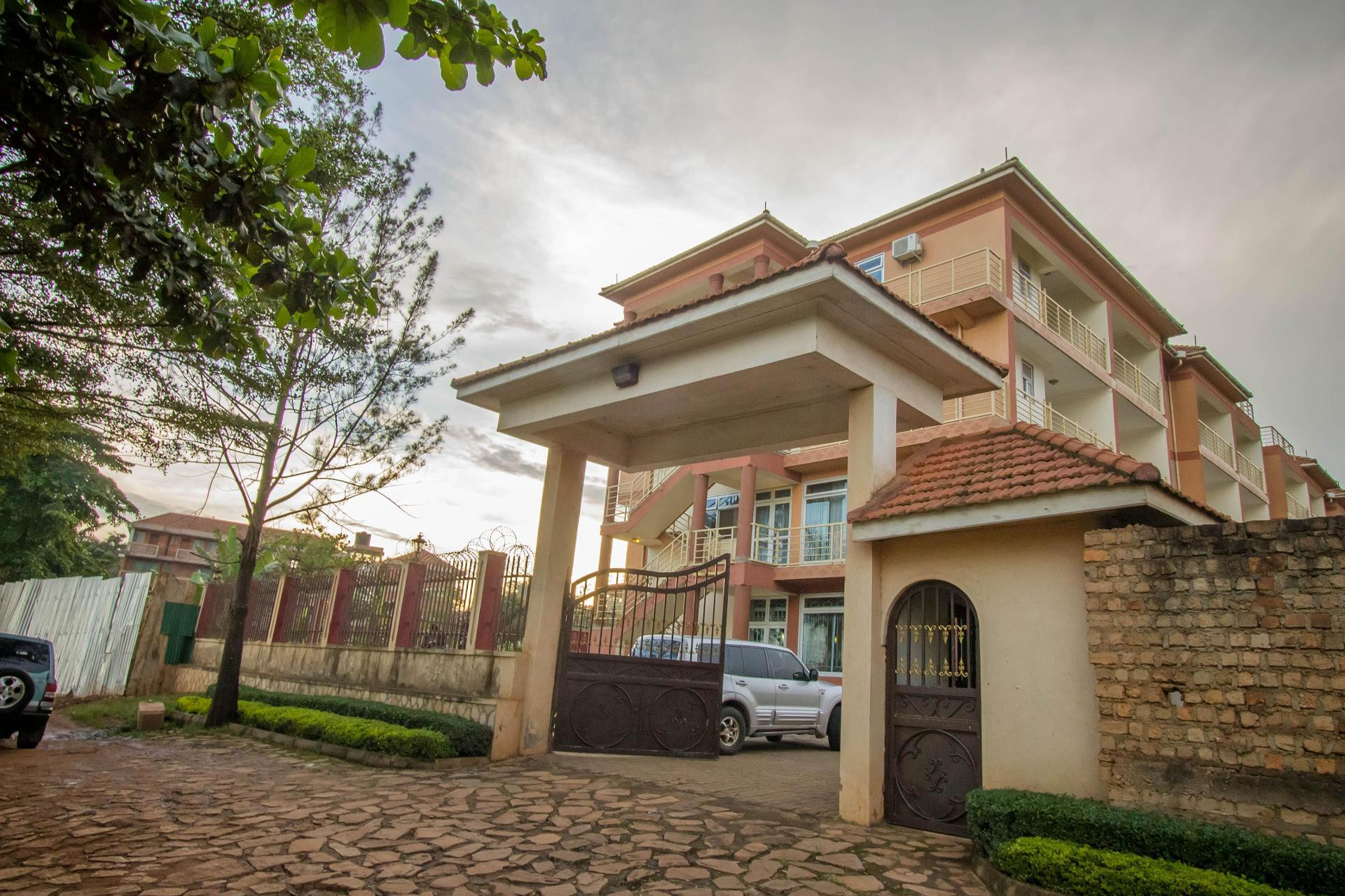Vista Exterior Jevine Hotel