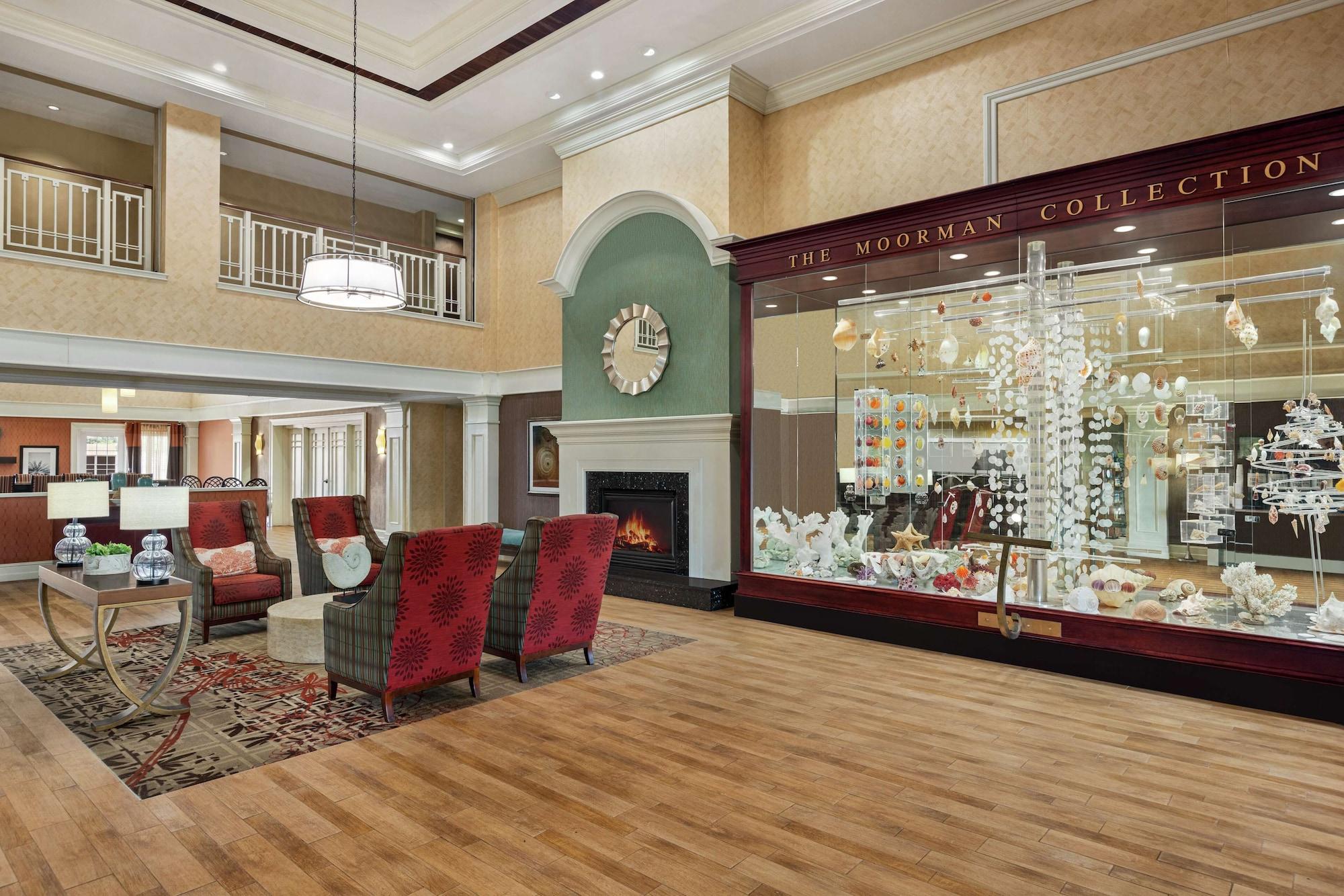 Vista Lobby Hampton Inn & Suites Outer Banks/ Corolla