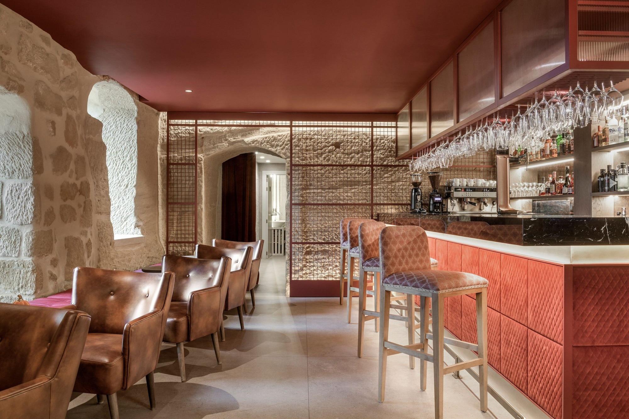 Bar/Salón Palacio Tondon, La Rioja Brinas