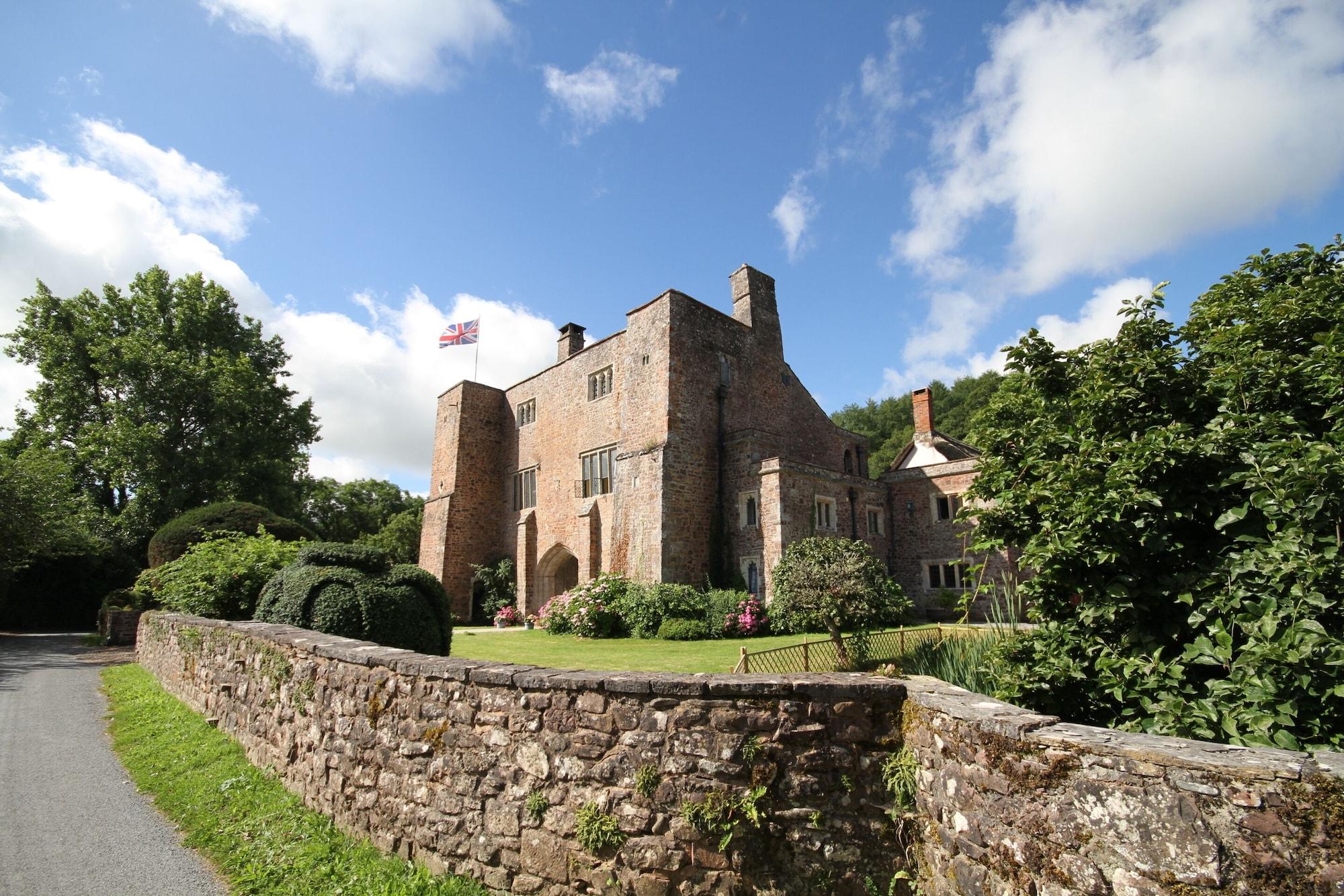 Vista Exterior Bickleigh Castle Hotel