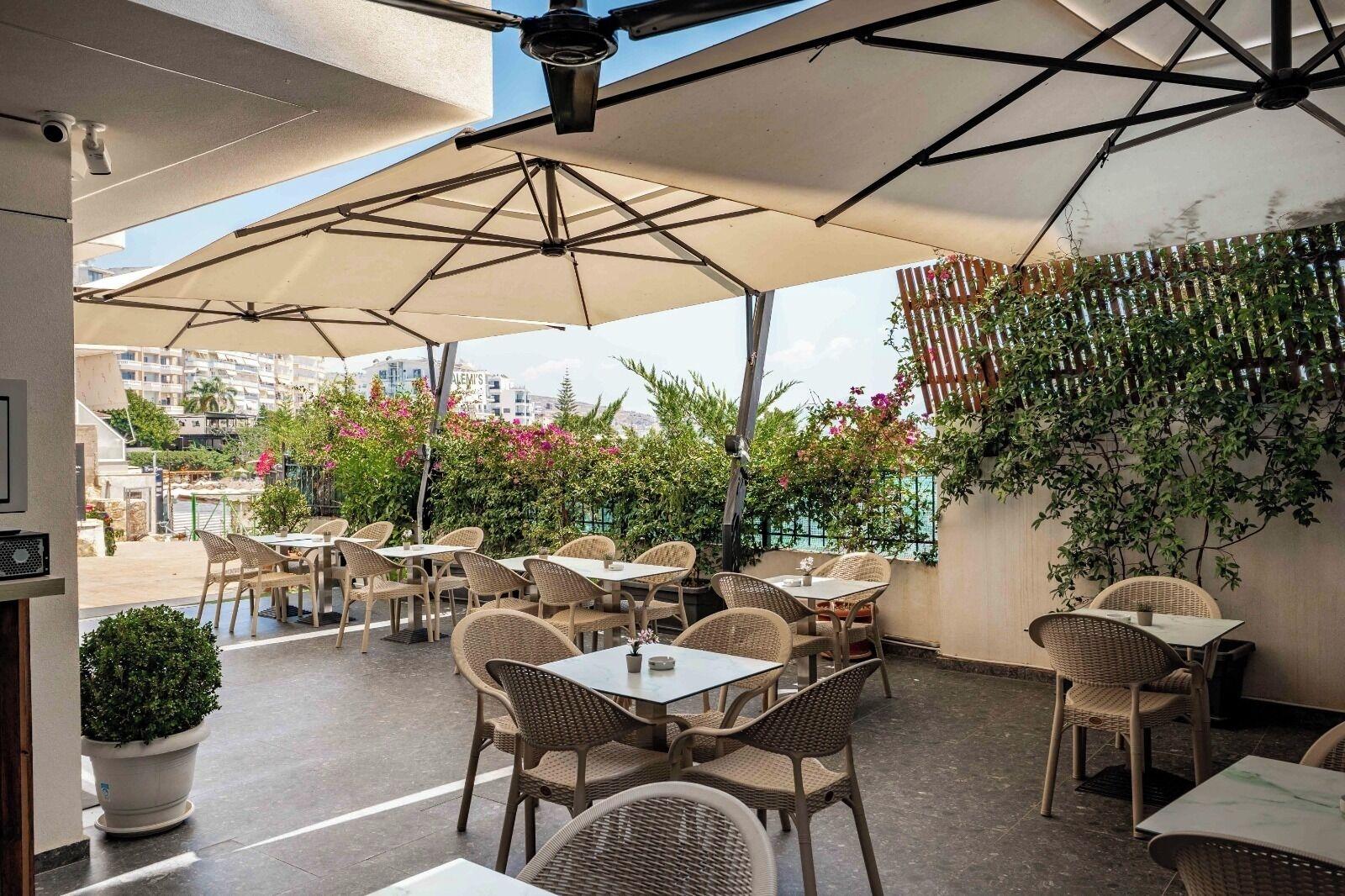 Bar/Salón Hotel Portanova