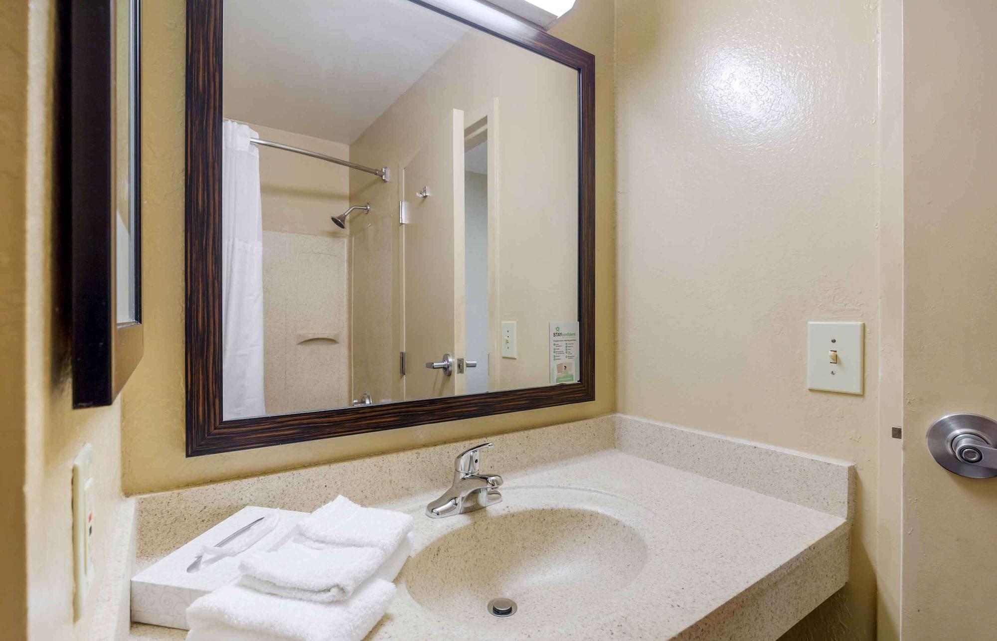 Equipamiento de Habitación Extended Stay America Select Suites Fayetteville Owen Dr