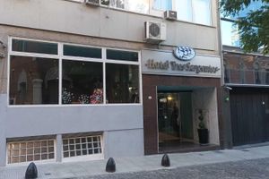 Alojamiento - Hotel Tres Sargentos