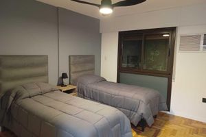 Alquiler Vacacional - Charming 2-bedroom apartment with AC, WiFi close by Buen Pastor & Patio Olmos