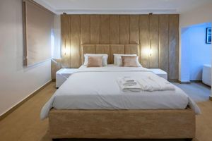 Alquiler Vacacional - Luxury 3-Bed Apartments in Ikoyi, with Pool, Gym, & Near Lagos' Top Attractions!