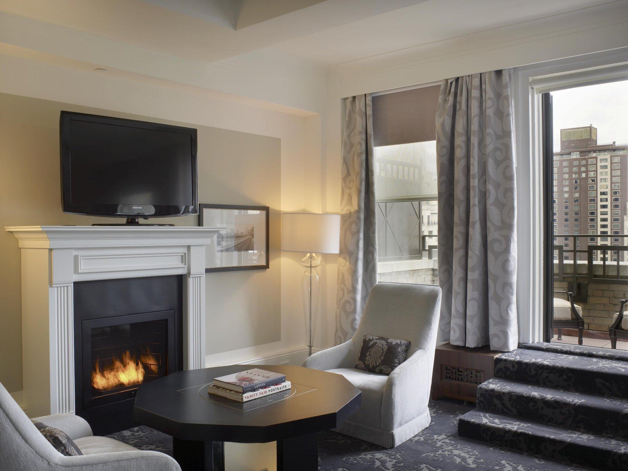 Suite The Surrey