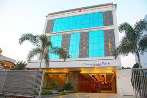 Alojamiento - Hotel chenduran Park
