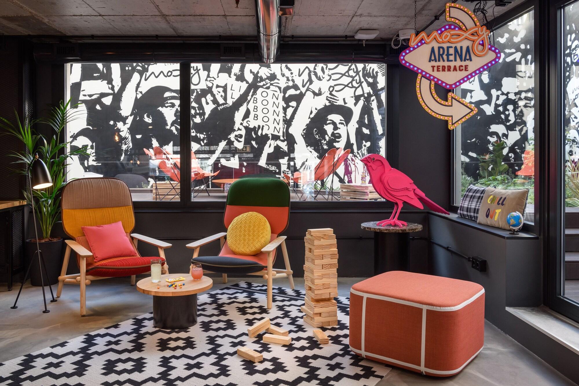 Vista Lobby Moxy Lisbon City