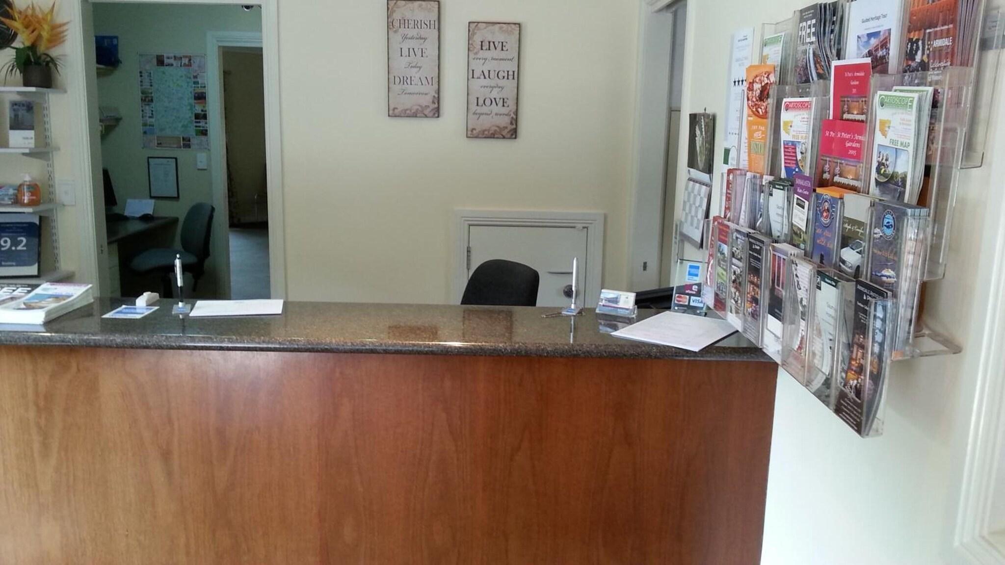 Vista Lobby Armidale Pines Motel