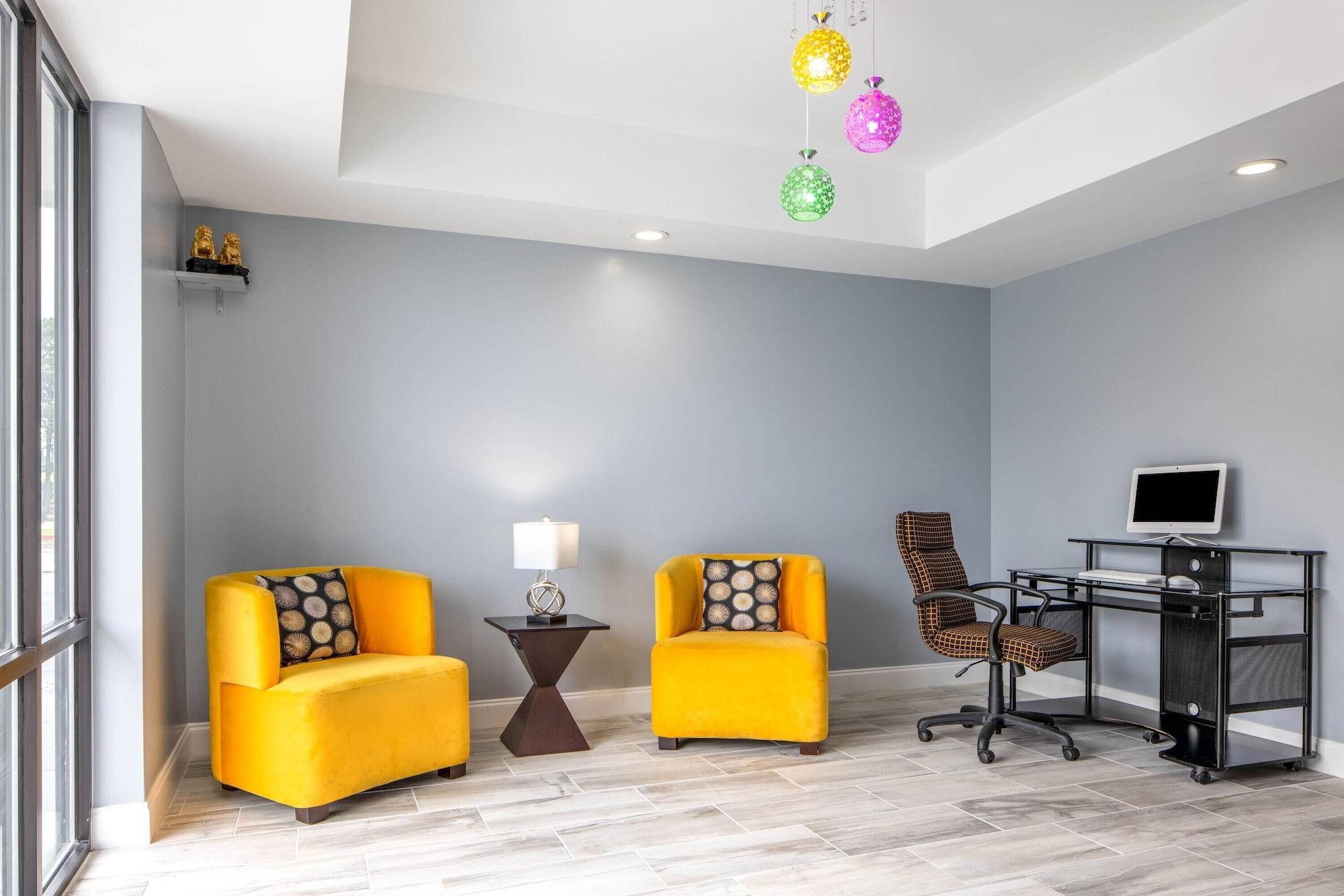 Vista Lobby Baymont by Wyndham Covington