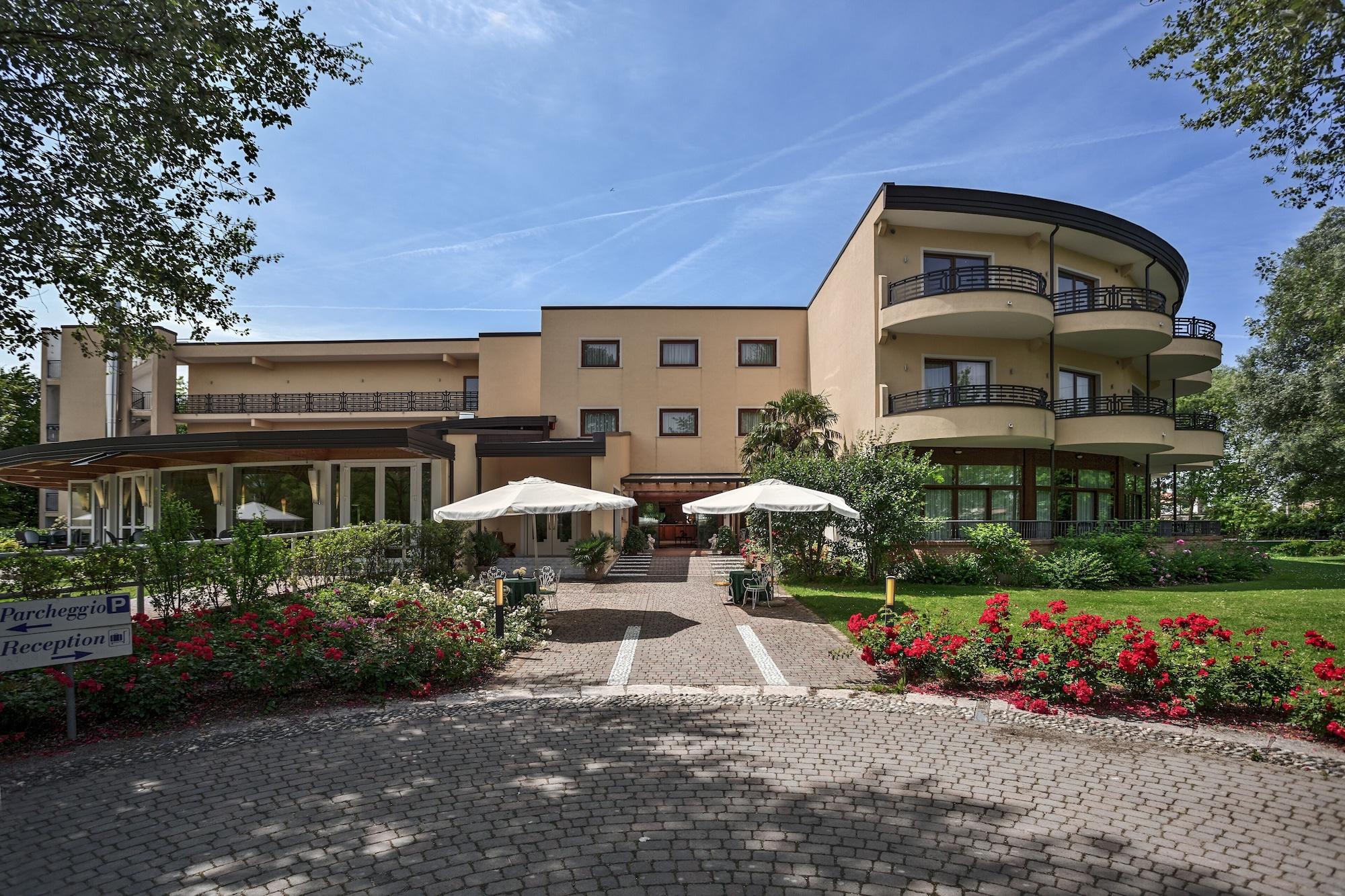 Vista Exterior Park Hotel Junior