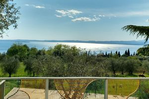 Alquiler Vacacional - Apartment with a panoramic view of Lake Garda