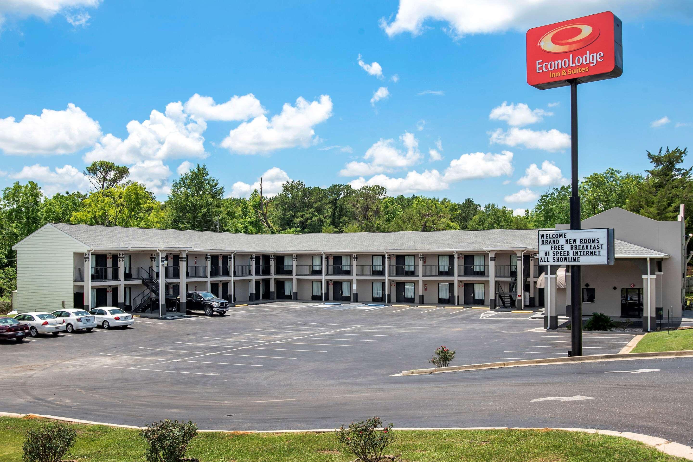 Vista Exterior Econo Lodge Inn & Suites Evergreen