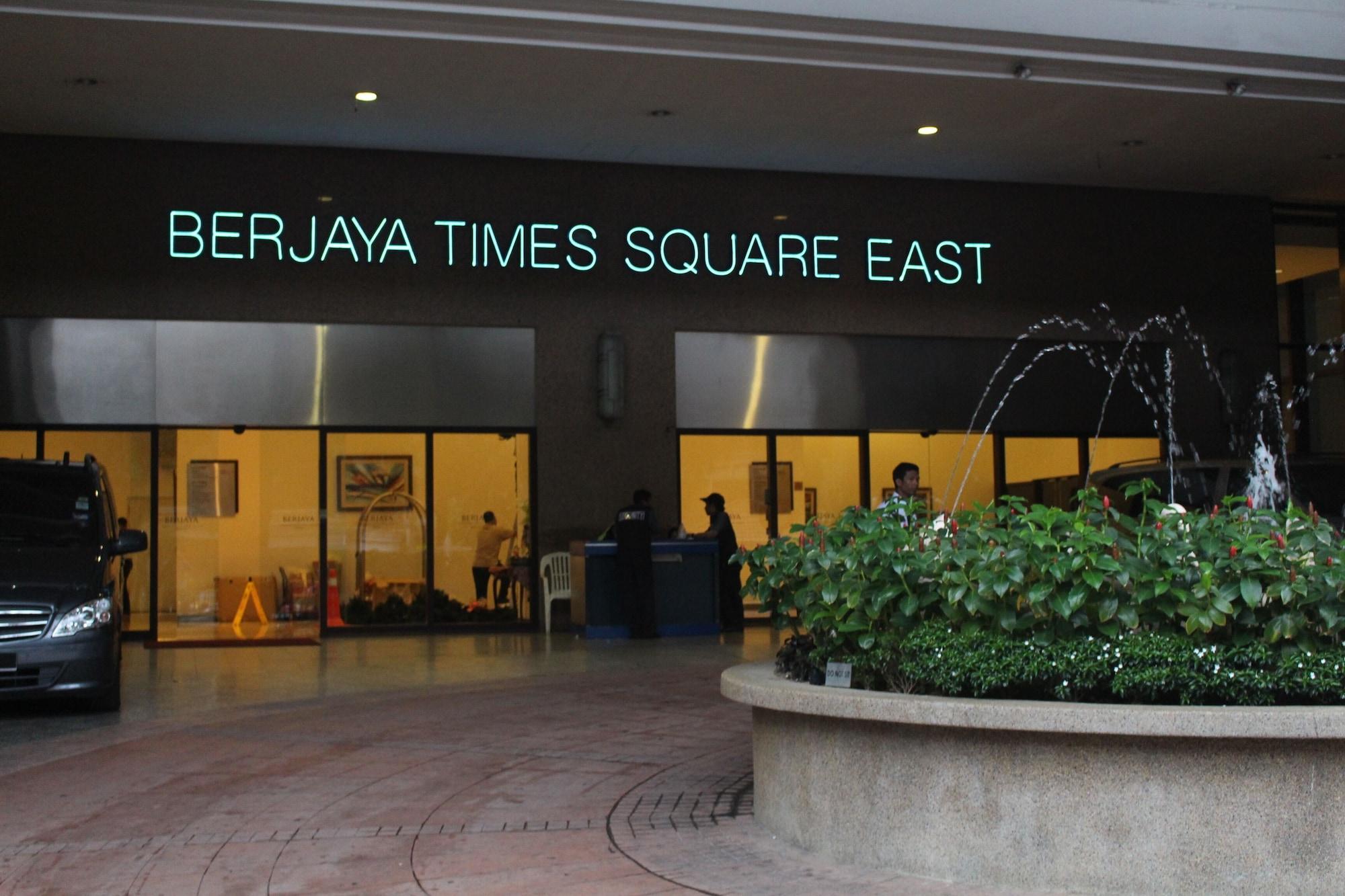 Vista Lobby Queens Service Suite at Times Square