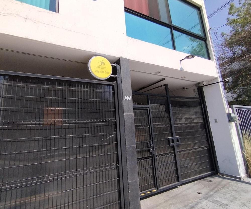 Vista Exterior Capital O Tu Estancia Guadalajara