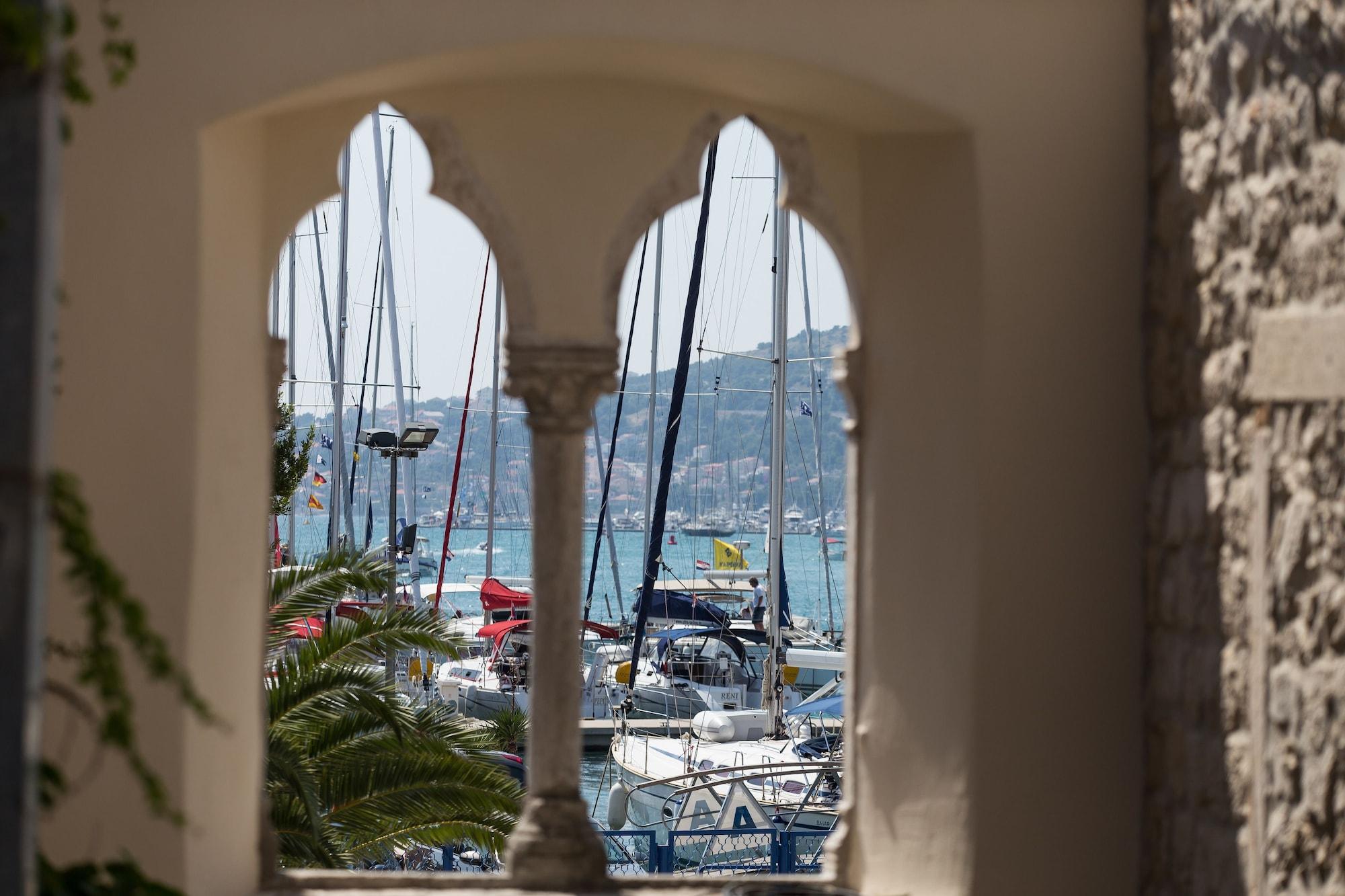 Comodidades del Alojamiento Bifora Heritage Hotel