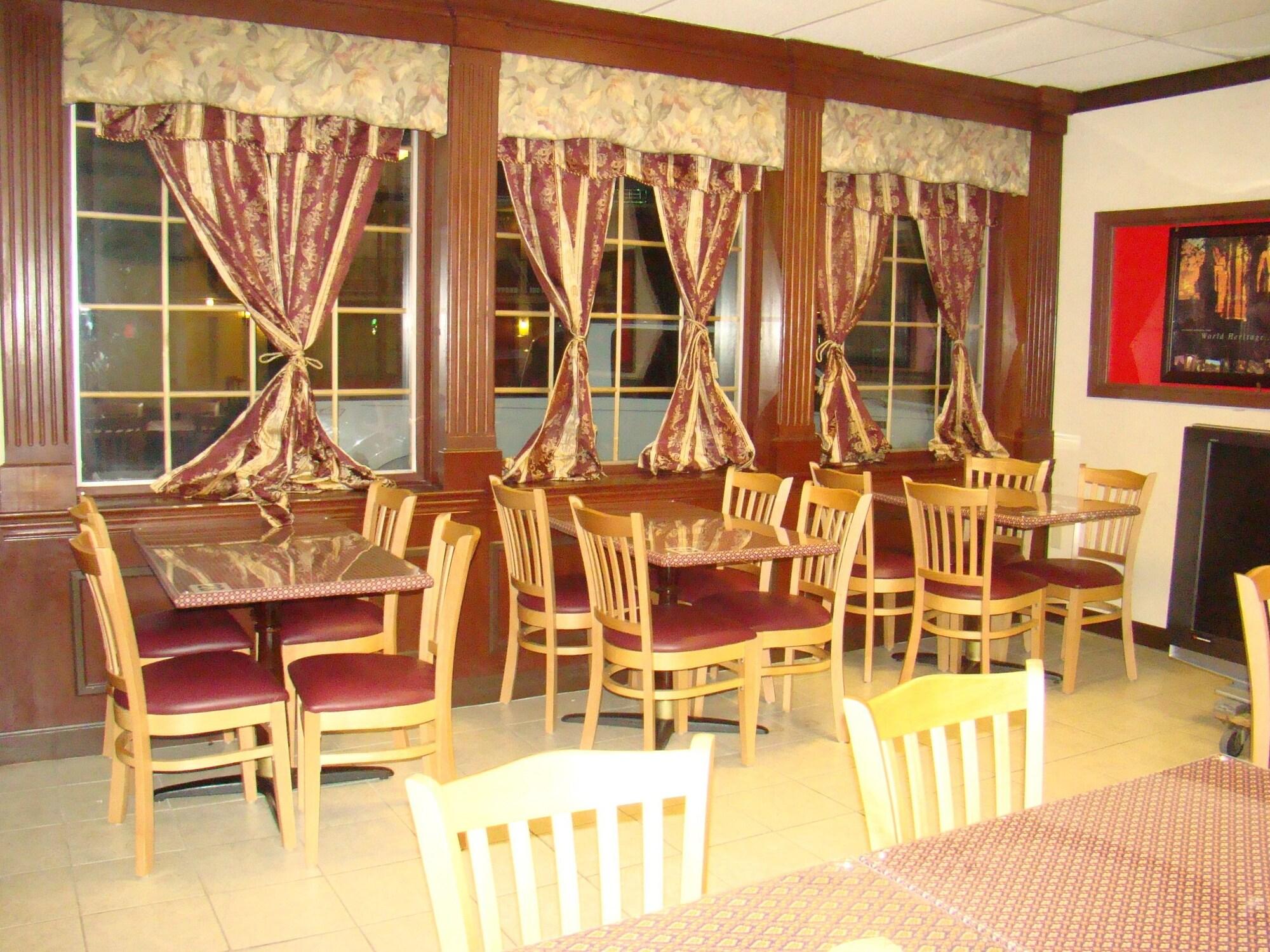 Restaurant Baymont by Wyndham Front Royal Near Shenandoah National Park