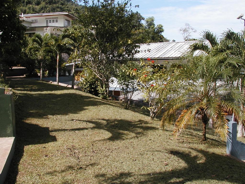 Vista Exterior Monique's Guesthouse