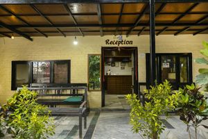 Alojamiento - Hotel Parkside & Swimming Pool-Between Greenery and Azure ,Your Perfect Retreat