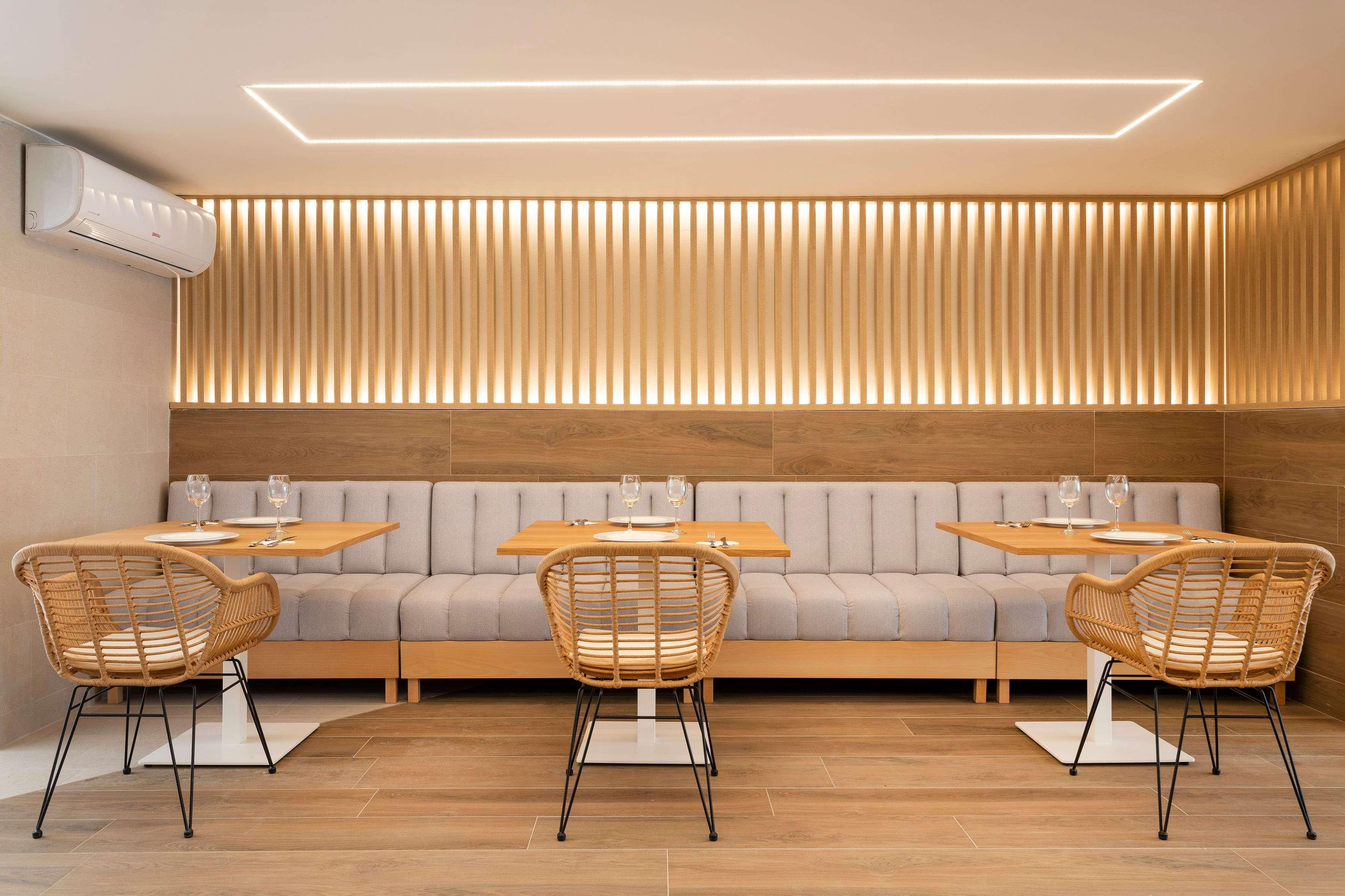 Restaurant Halley Hotel & Apartments Affiliated by Meliá